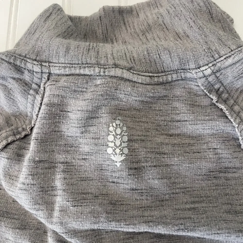 Free‎ People Movement Cool Zip Jacket Gray Womens Medium Pockets *READ